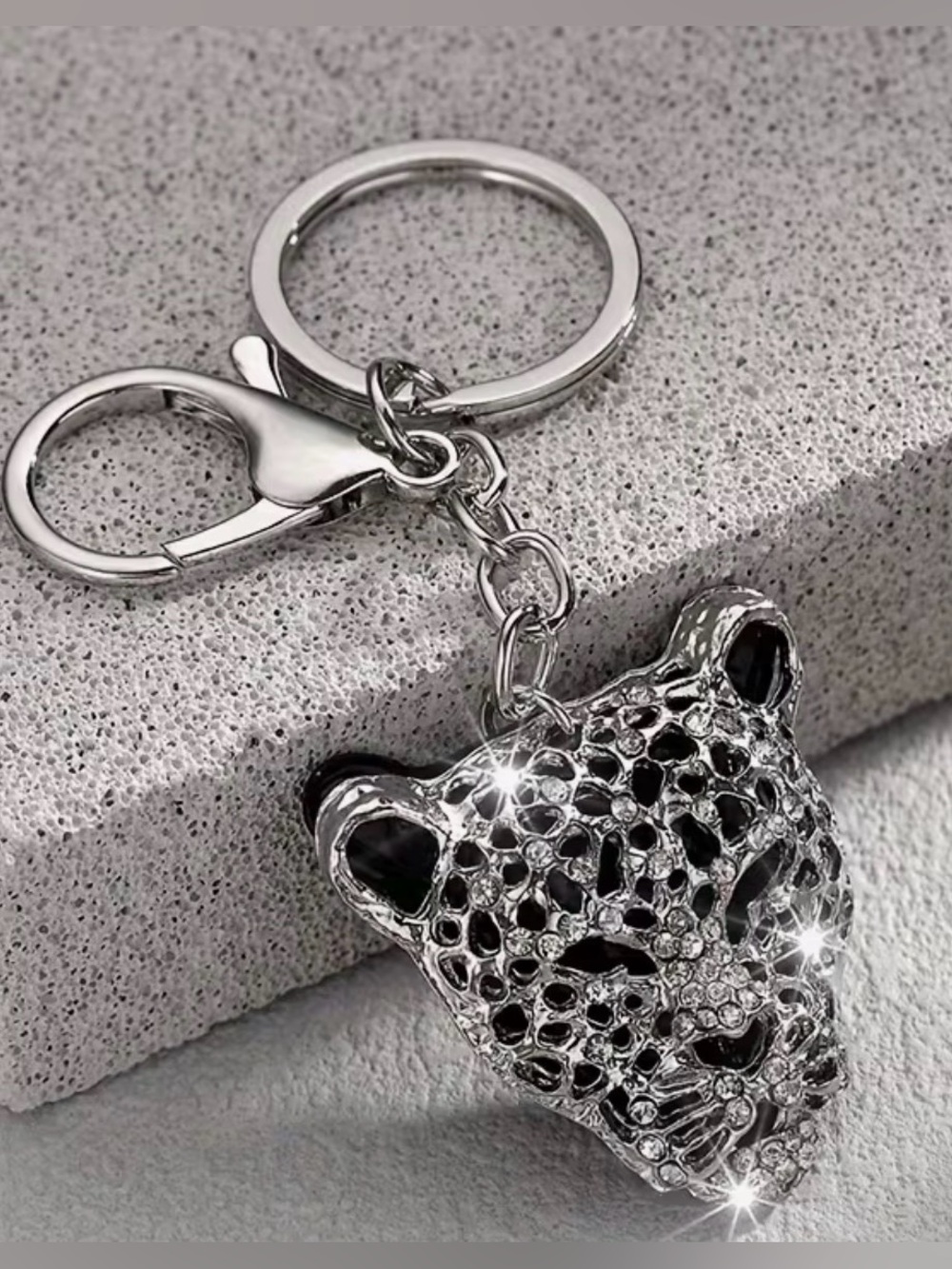Crystal Leopard Head Keychain - Silver and Black